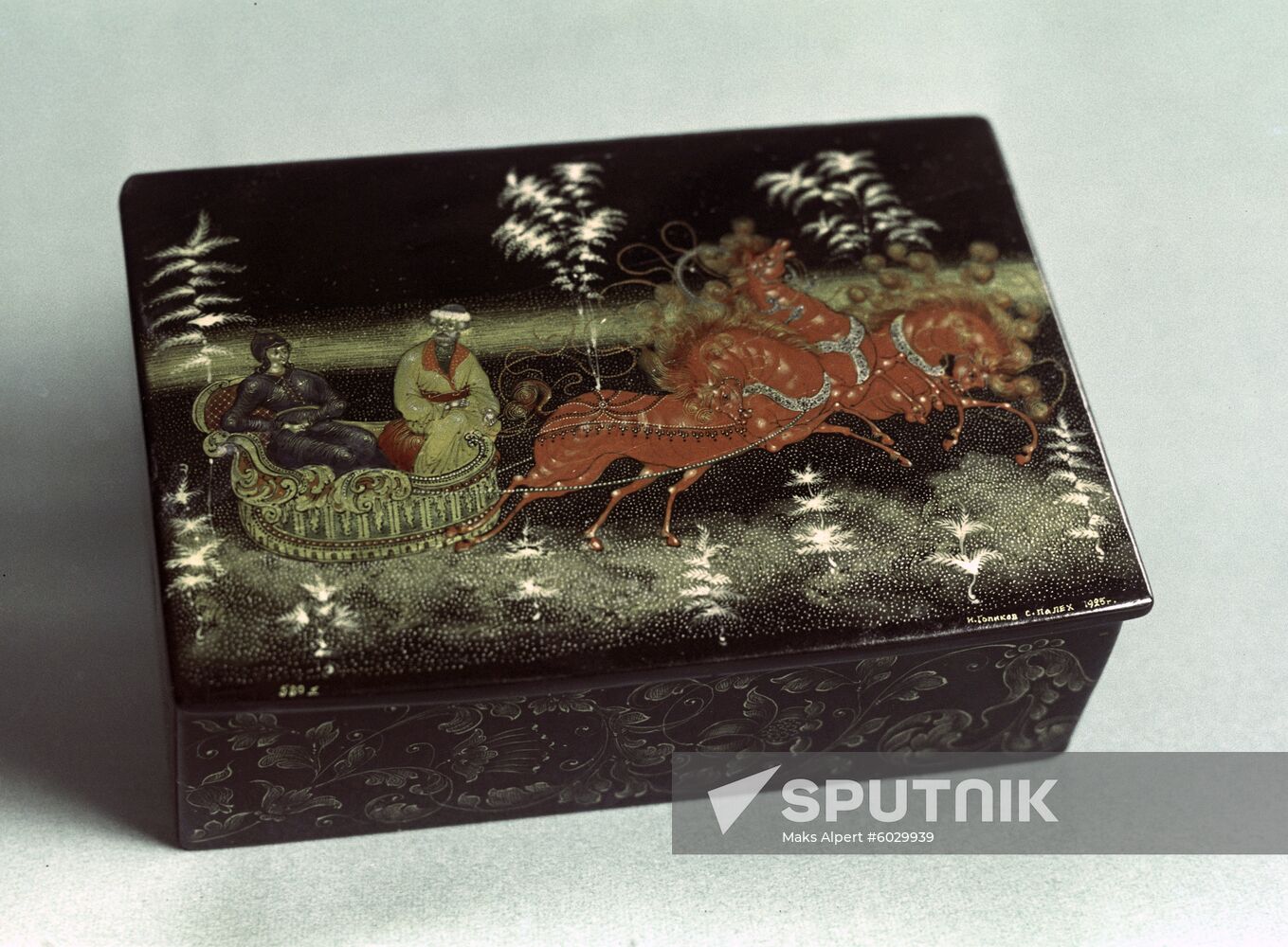 Palekh miniature lacquer painting