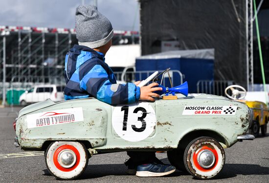Russia Retro Cars Racing