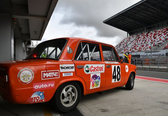 Russia Retro Cars Racing