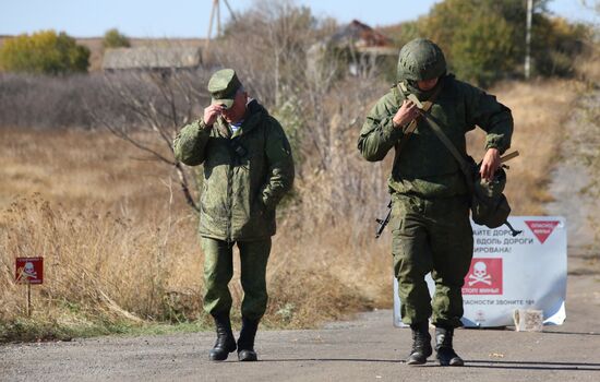 Ukraine DPR LPR Troops Pullout