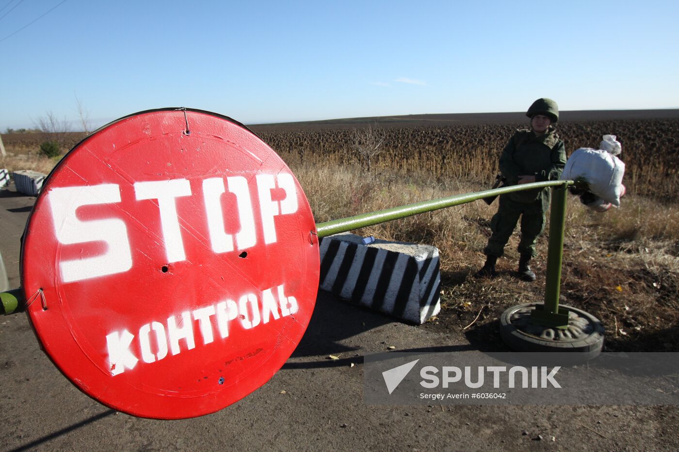 Ukraine DPR LPR Troops Pullout