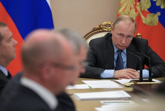 Russia Putin Government