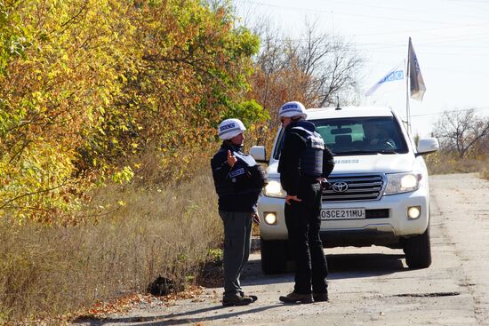 Ukraine DPR LPR Troops Pullout