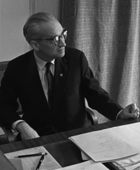 Lenin Prize laureate Vladimir Kotelnikov