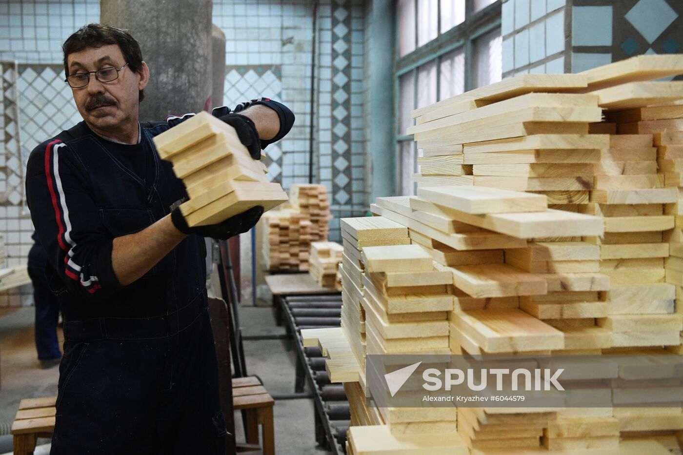Russia Wood