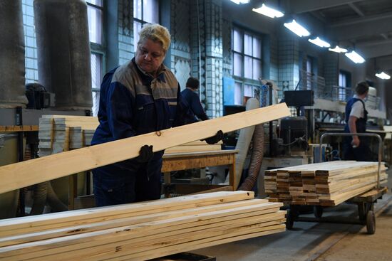 Russia Wood