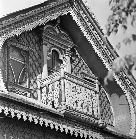 Russian wood carving