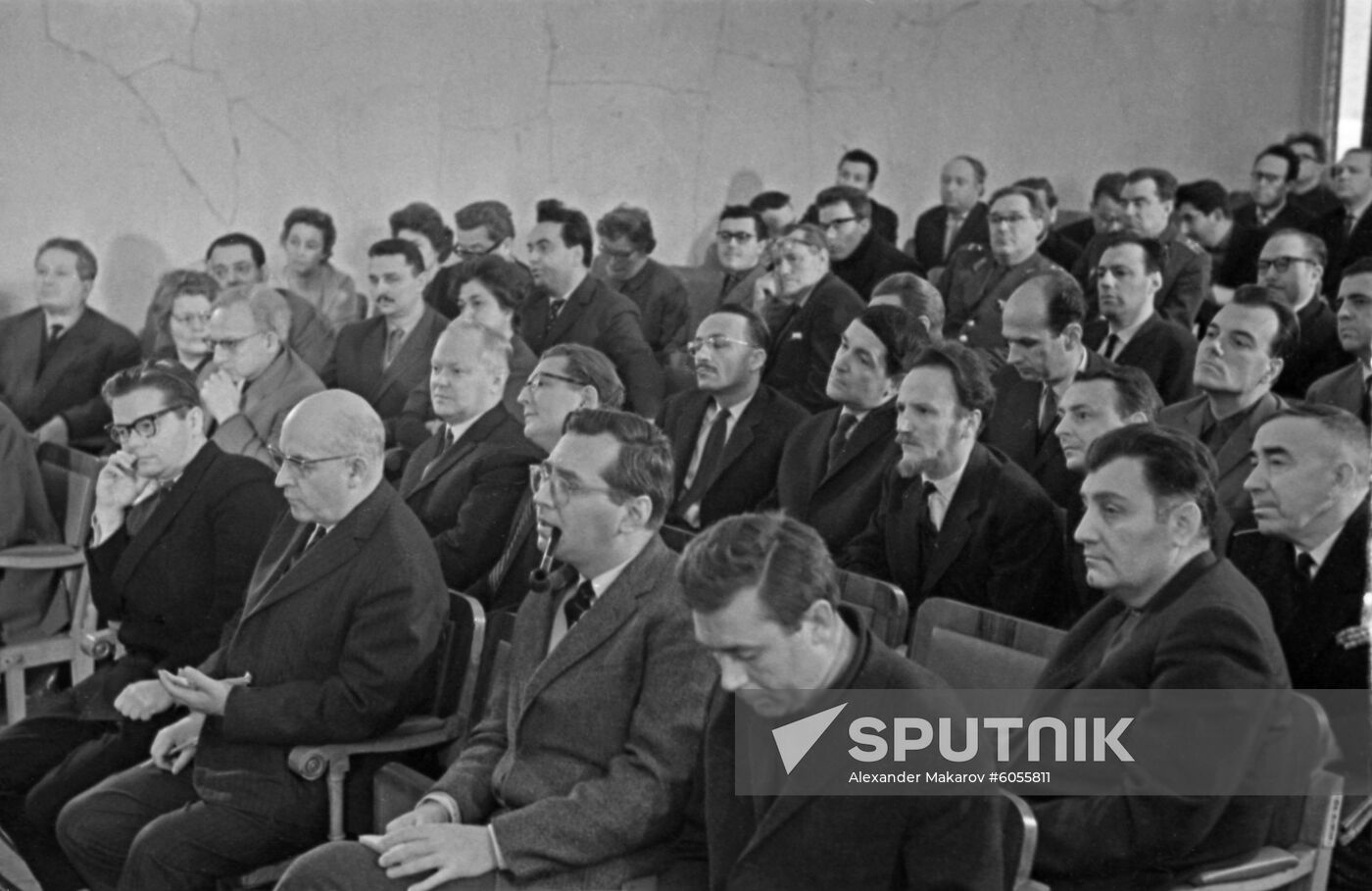 Spanish politician Dolores Ibarruri visits USSR