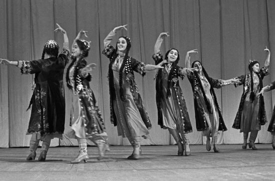 Maidens' Games dance