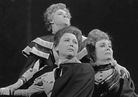 Three Sisters
