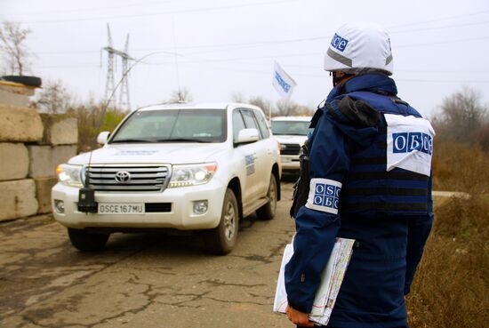 Ukraine LPR Troops Pullout