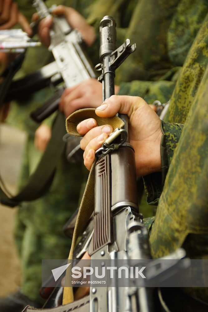 Ukraine LPR Troops Pullout
