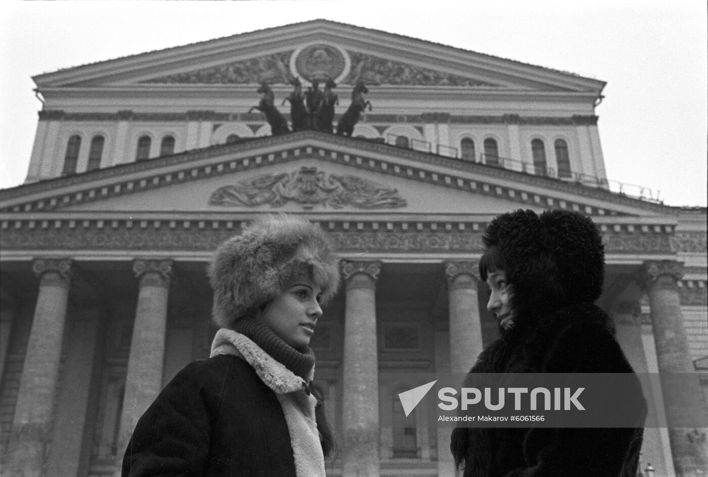 Moscow Academic Choreography School student Estela Herman and ballerina Yekaterina Maksimova