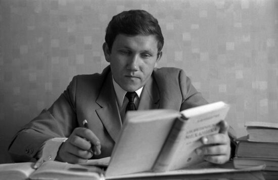 Deputy of RSFSR Supreme Council Viktor Shashkin