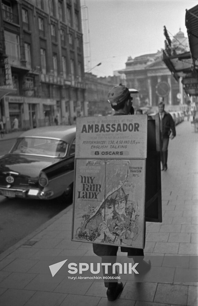 Human billboard on Brussels street