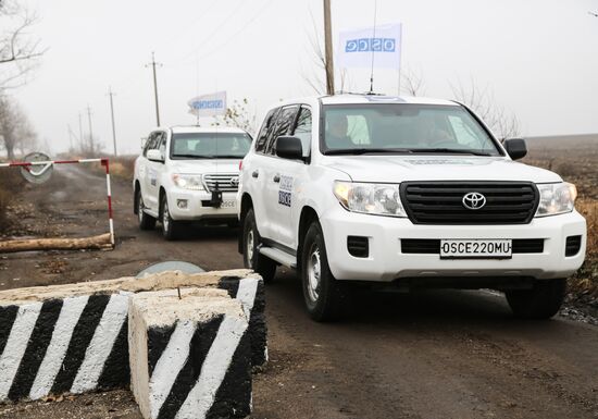 Ukraine DPR LPR Troops Pullout