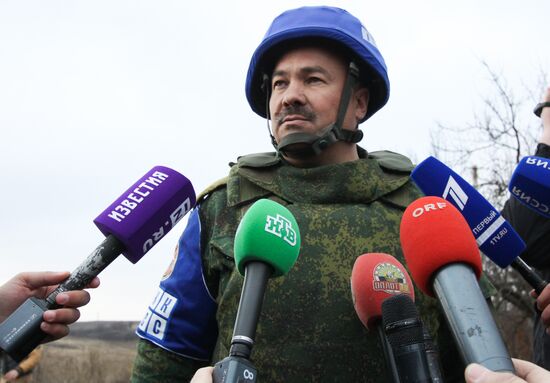 Ukraine DPR LPR Troops Pullout