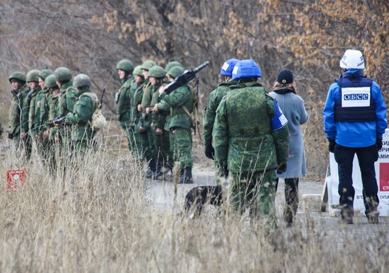 Ukraine DPR LPR Troops Pullout