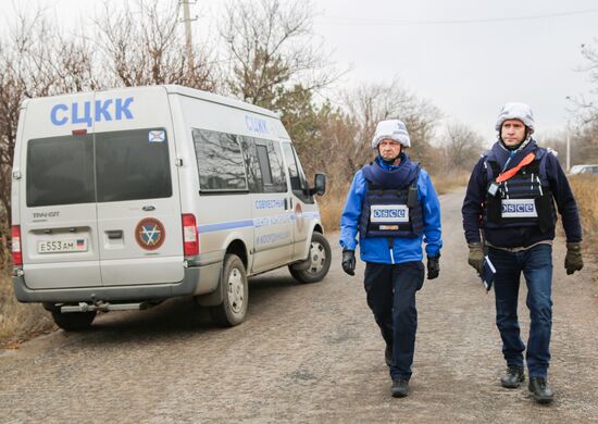 Ukraine DPR LPR Troops Pullout