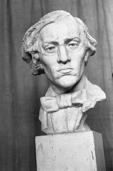 Sculptural portrait of Nikolay Chernyshevsky by Alexander Kibalnikov