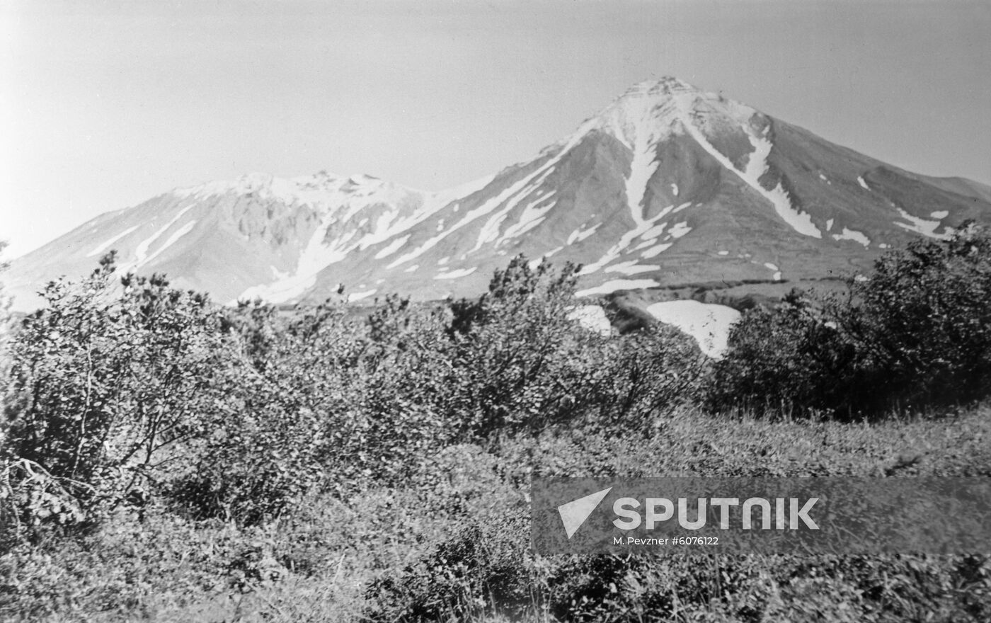 Gamchen volcano cluster in Kamchatka Peninsula