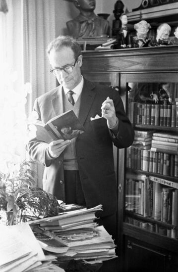 Soviet writer Lev Kassil