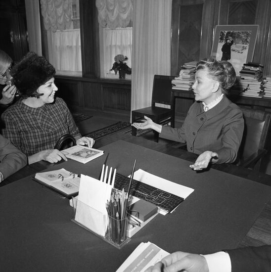 Soviet Minister of Culture Yekaterina Furtseva and Brazilian journalist Carmen da Silva
