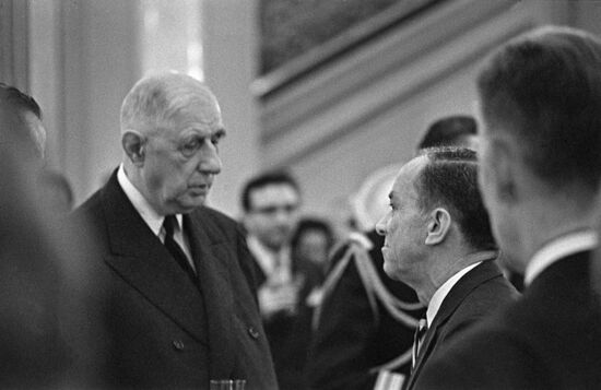 French President Charles de Gaulle visits USSR