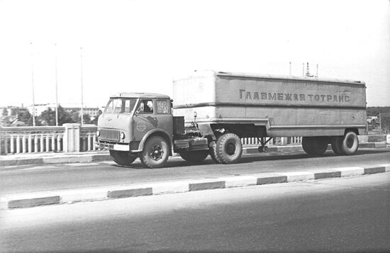 MAZ-504 Soviet truck