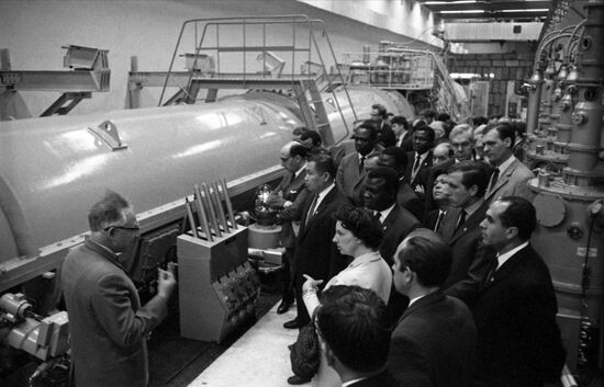 Foreign diplomats visits USSR