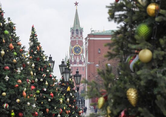 Russia New Year Preparations