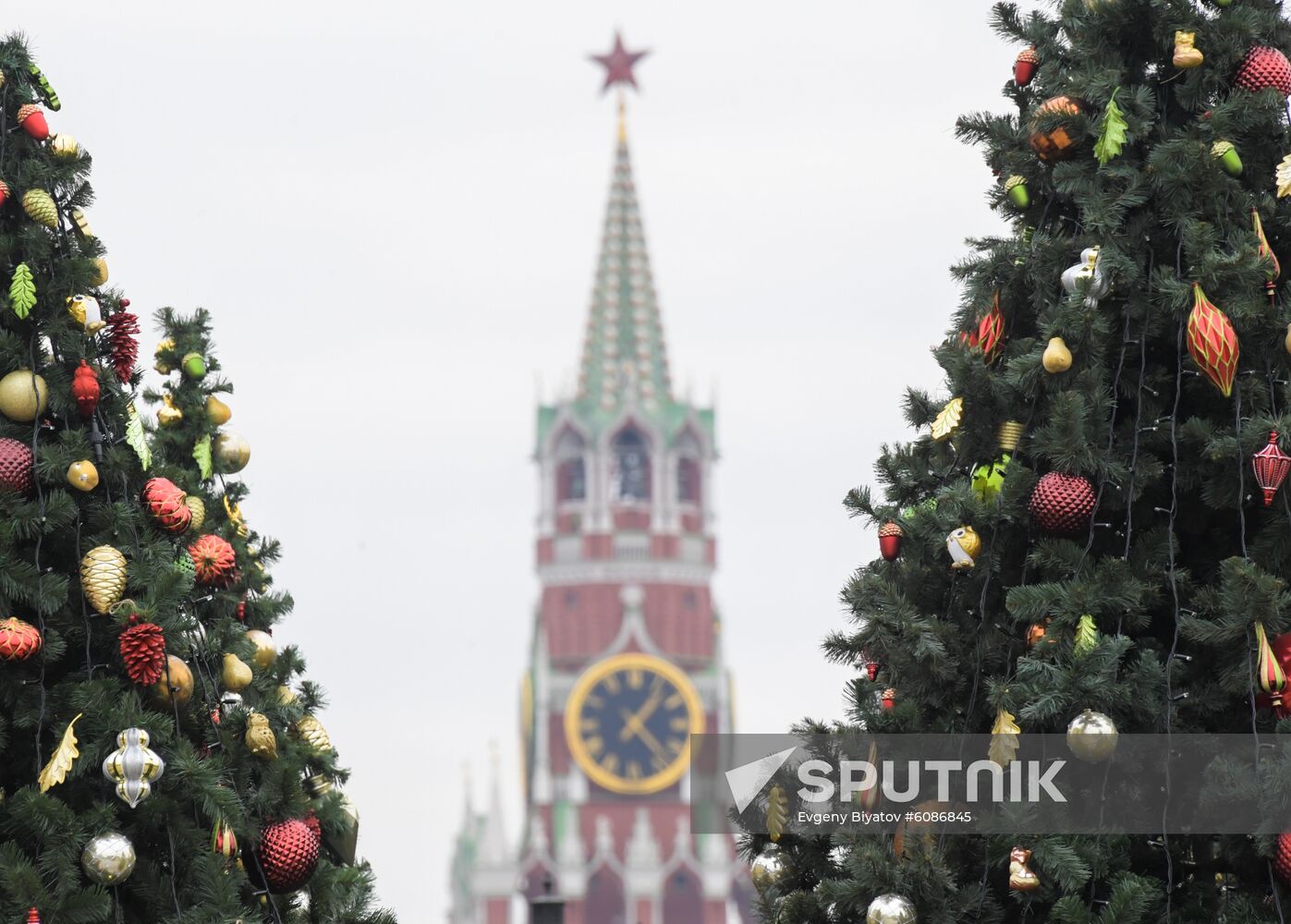 Russia New Year Preparations