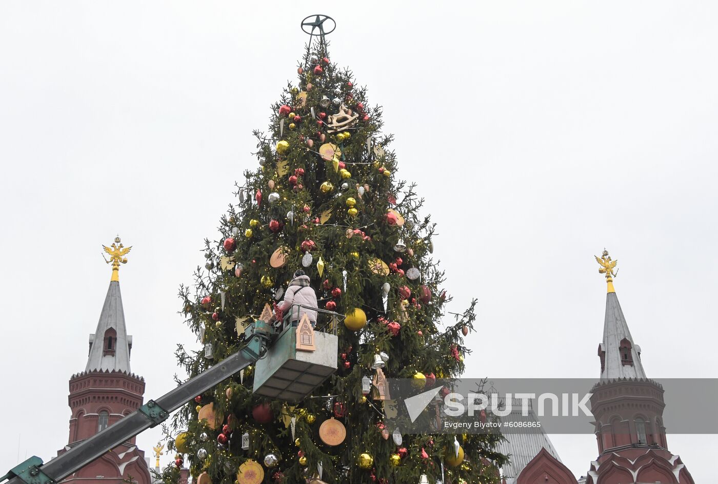 Russia New Year Preparations