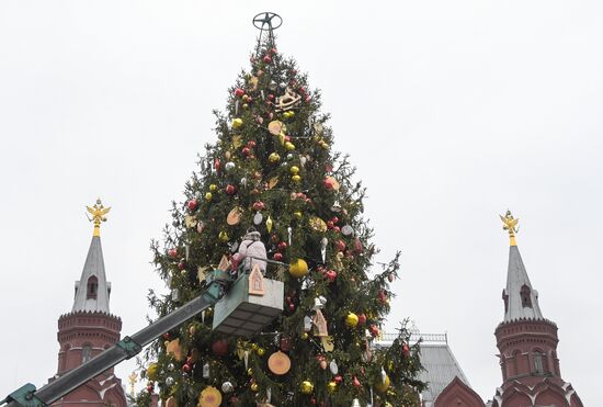 Russia New Year Preparations
