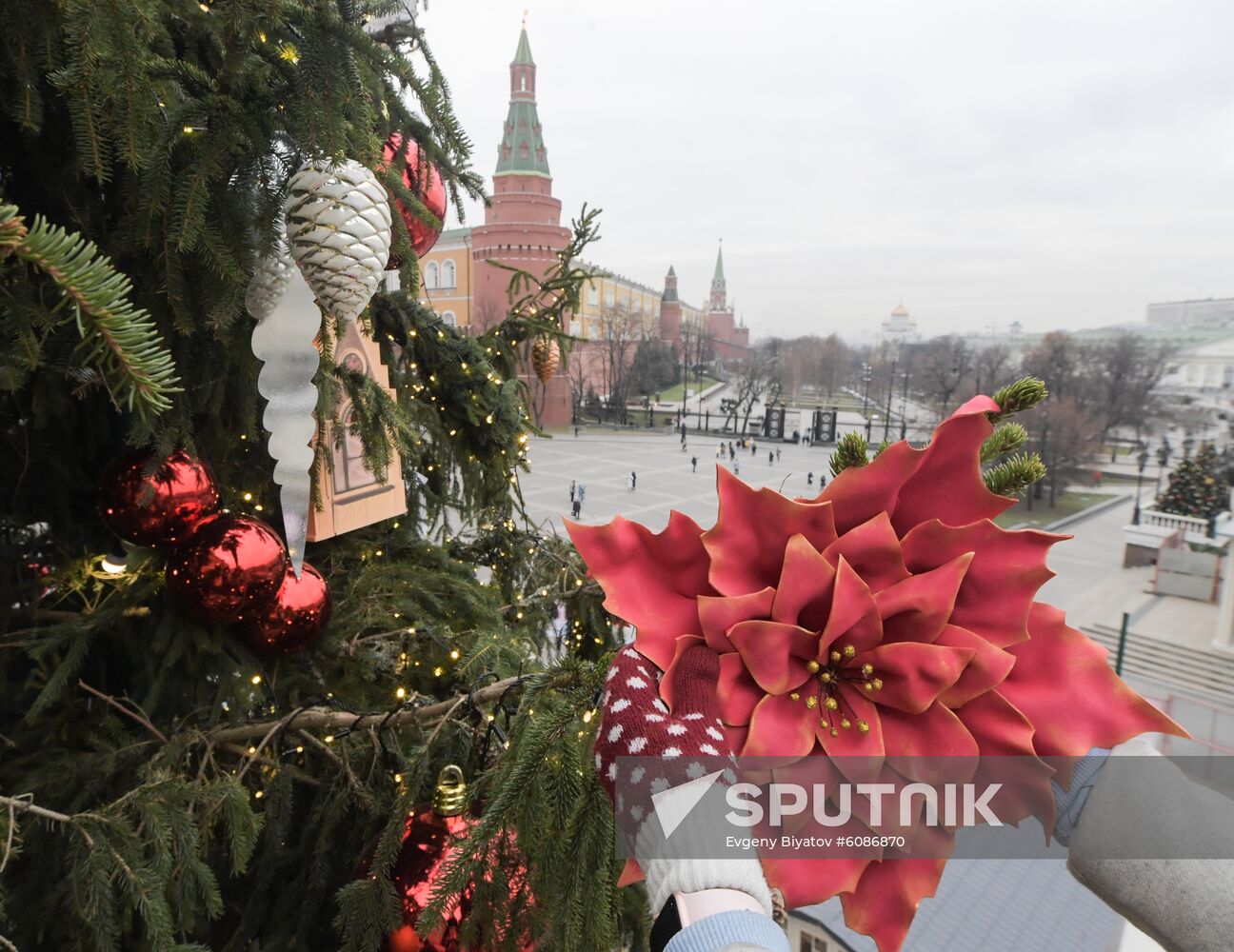 Russia New Year Preparations