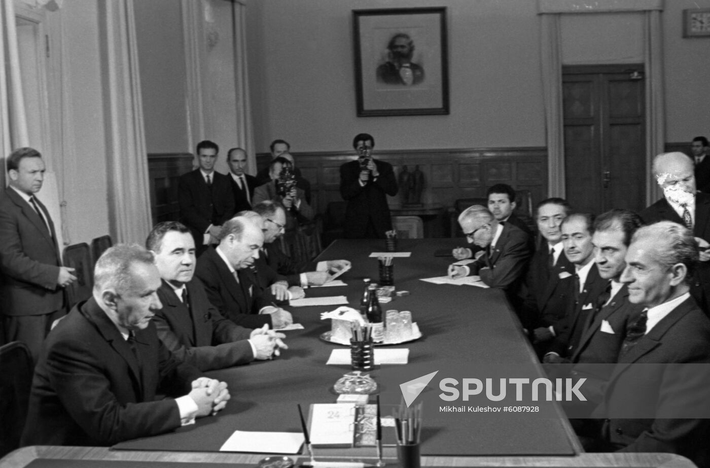 Iranian delegation visits USSR