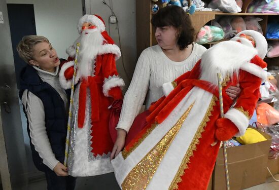 Russia New Year Preparations