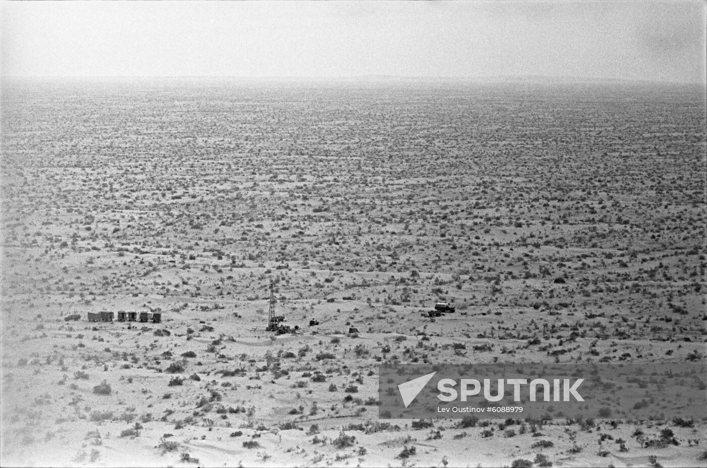 Drilling team in Kara Kum Desert