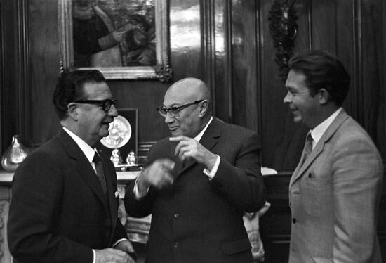 President of Chile Salvador Allende and Soviet surgeon Alexander VIshnevsky