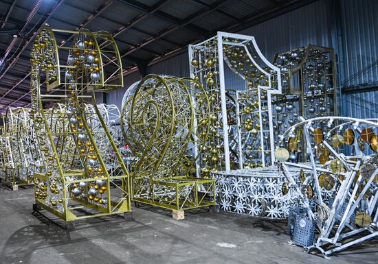 Russia New Year Preparations