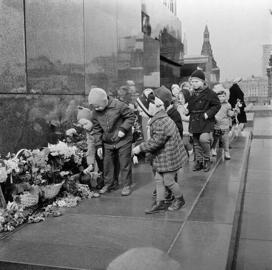 Children at the Lenin Mausoleum