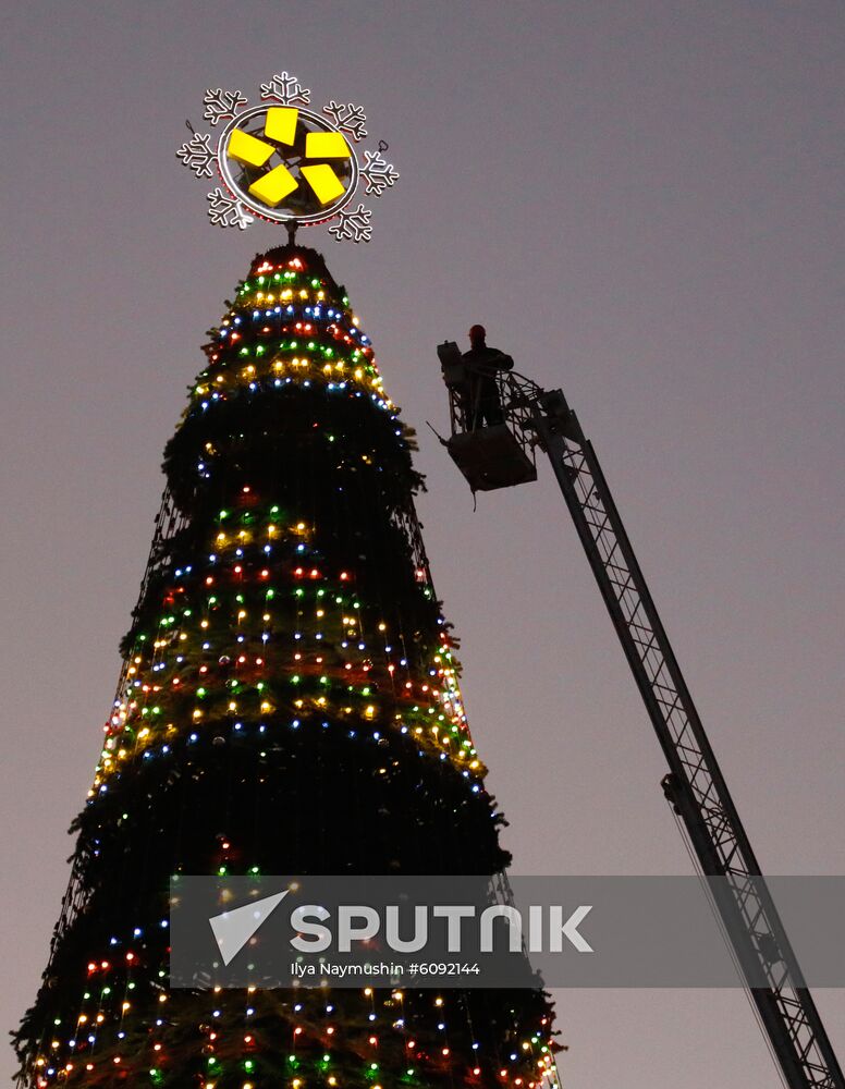 Russia New Year Preparations