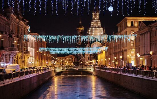 Russia New Year Preparations