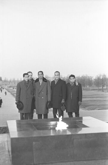 Delegation of Khmer-Soviet Friendship Association visits USSR