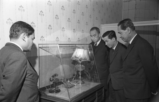 Delegation of Khmer-Soviet Friendship Association visits USSR