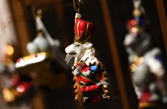 Russia New Year Preparations