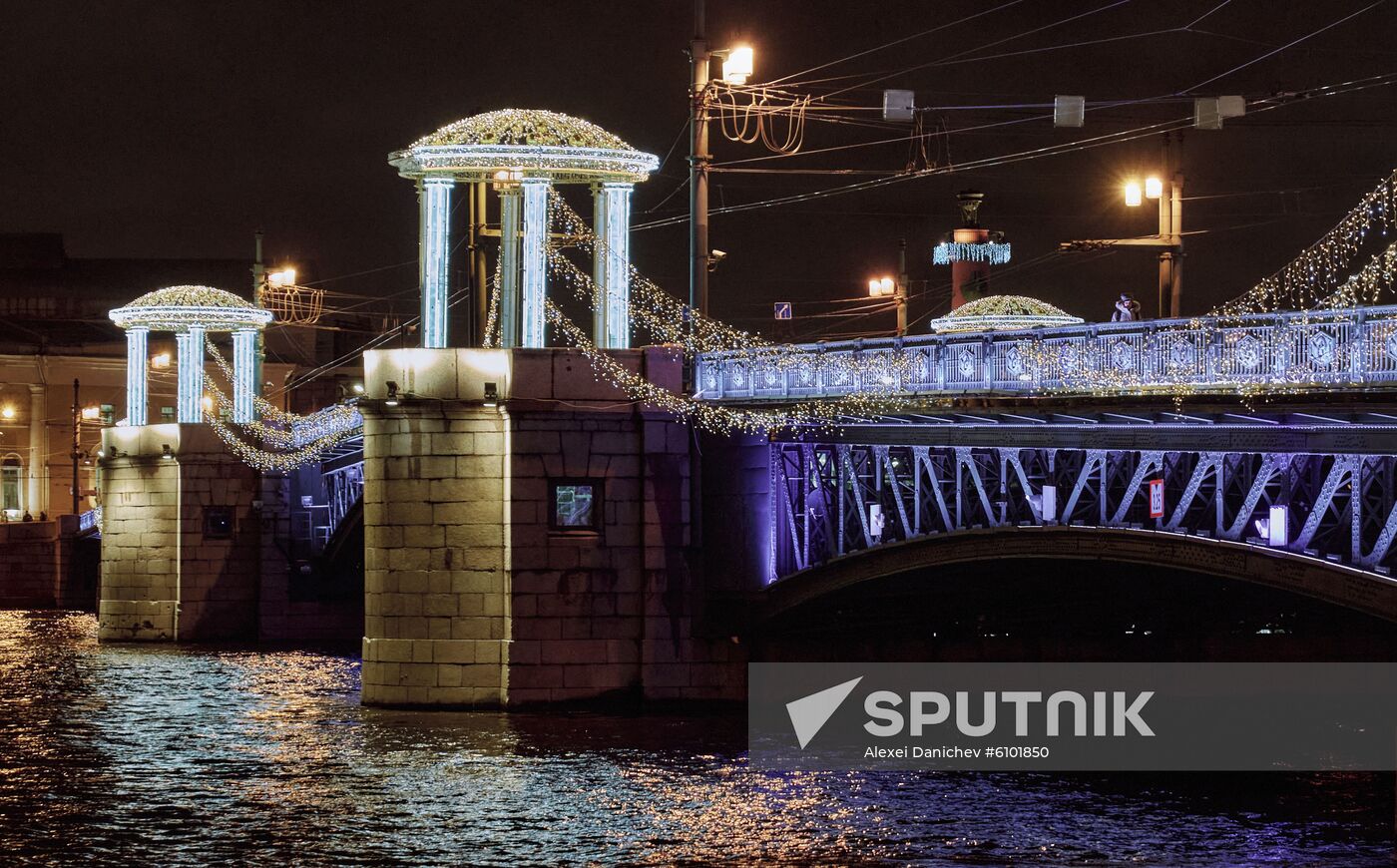 Russia New Year Preparation