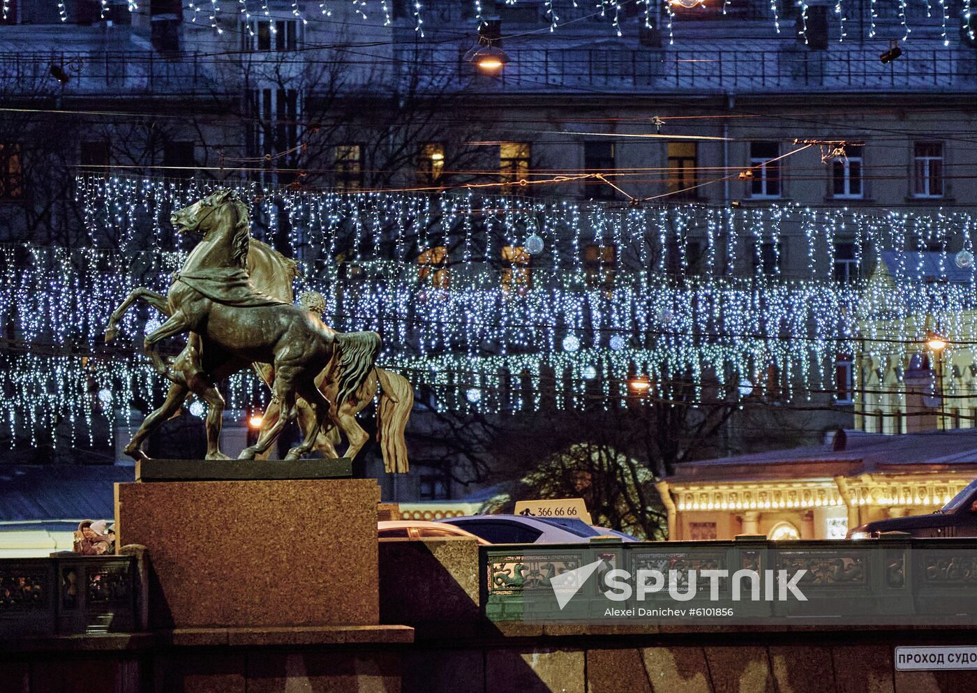 Russia New Year Preparation