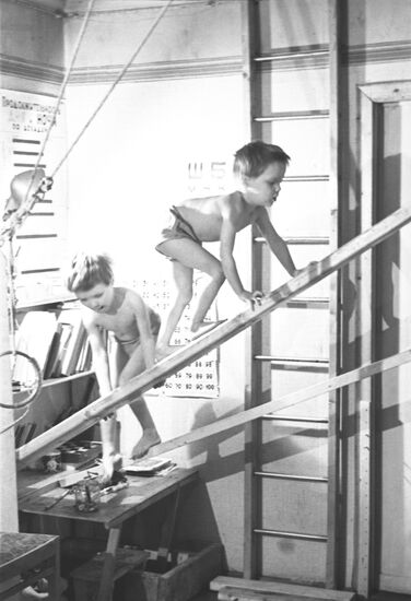 The Ninikitin family child-rearing experience