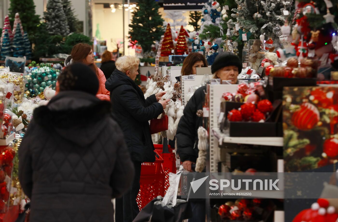 Russia New Year Preparations